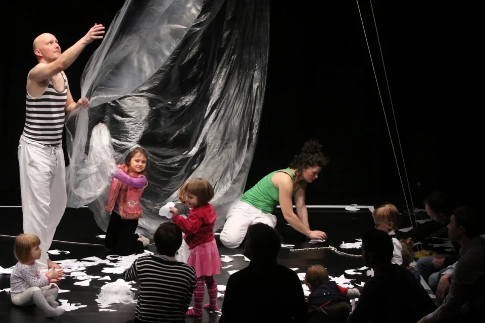 13 01 2013 LUBLIN UL JEZUICKA TEATR STARY TEATR PODLOGOWO LALE FOT DOROTA AWIORKO - KLIMEK