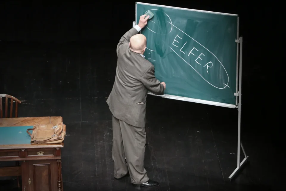 05 10 2014 LUBLIN UL JEZUICKA TEATR STARY PRZEDSTAWIENIE WOJCIECHA PSZONIAKA PT BELFER FOT WOJCIECH NIESPIALOWSKI / TS