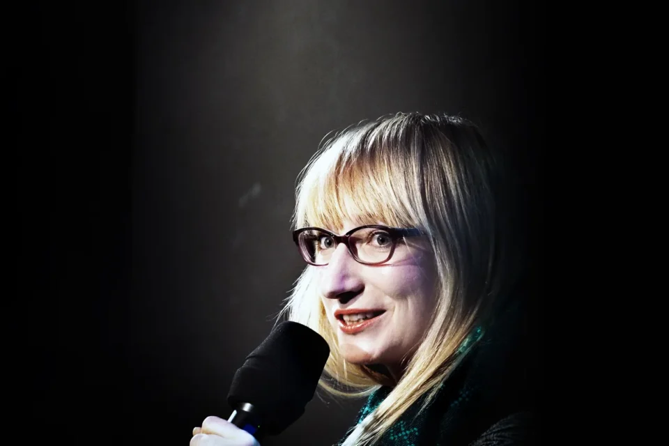 15 12 2015 TEATR STARY BITWA O LITERATURE TEMAT MIEDZY SWIATEM A ALBANIA GOSC MALGOTRZATA REJMER PROWADZENIE LUKASZ DREWNIAK FOT DOROTA AWIORKO