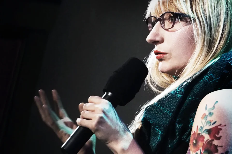 15 12 2015 TEATR STARY BITWA O LITERATURE TEMAT MIEDZY SWIATEM A ALBANIA GOSC MALGOTRZATA REJMER PROWADZENIE LUKASZ DREWNIAK FOT DOROTA AWIORKO