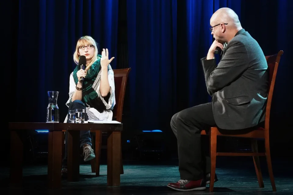 15 12 2015 TEATR STARY BITWA O LITERATURE TEMAT MIEDZY SWIATEM A ALBANIA GOSC MALGOTRZATA REJMER PROWADZENIE LUKASZ DREWNIAK FOT DOROTA AWIORKO