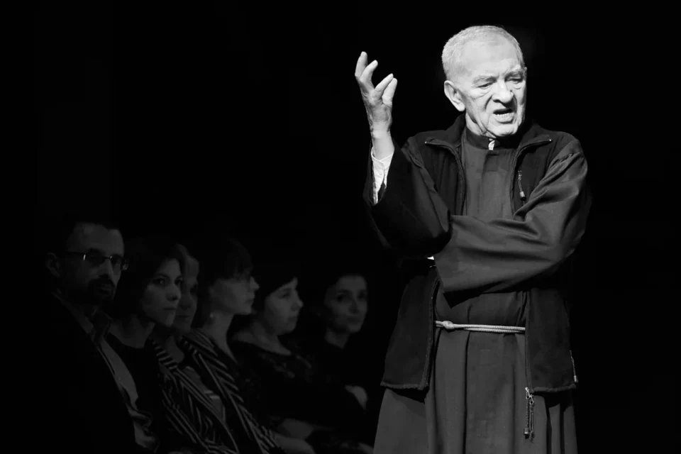 29 042017 LUBLIN UL JEZUICKA TEATR STARY SPEKTAKL ROZMOWY Z DIABLEM FOT WOJCIECH NIESPIALOWSKI