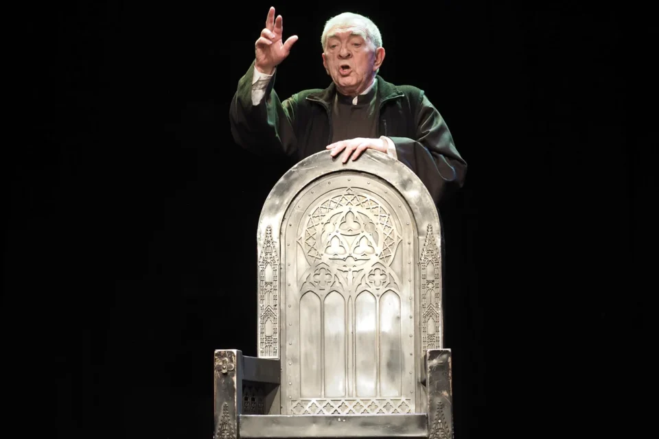 29 042017 LUBLIN UL JEZUICKA TEATR STARY SPEKTAKL ROZMOWY Z DIABLEM FOT WOJCIECH NIESPIALOWSKI