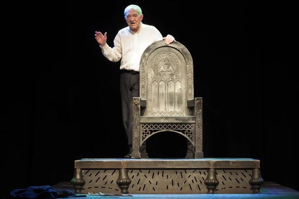 29 042017 LUBLIN UL JEZUICKA TEATR STARY SPEKTAKL ROZMOWY Z DIABLEM FOT WOJCIECH NIESPIALOWSKI