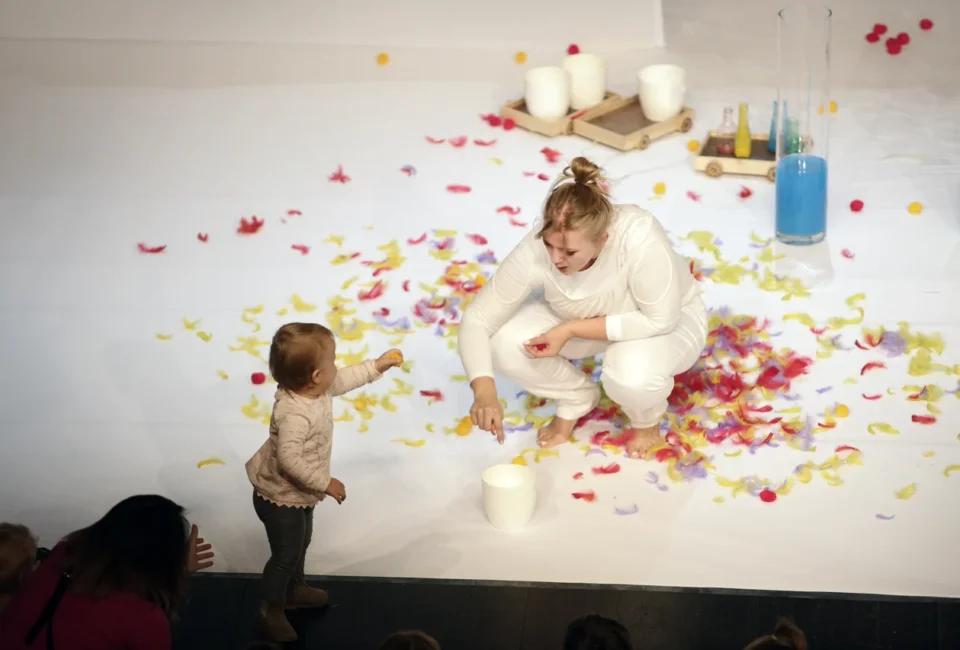 30 10 2016 LUBLIN UL JEZUICKA TEATR STARY â€ž ROZPLATANIE TECZY â€ť TEATR MALEGO WIDZA / WARSZAWA FOT WOJCIECH NIESPIALOWSKI