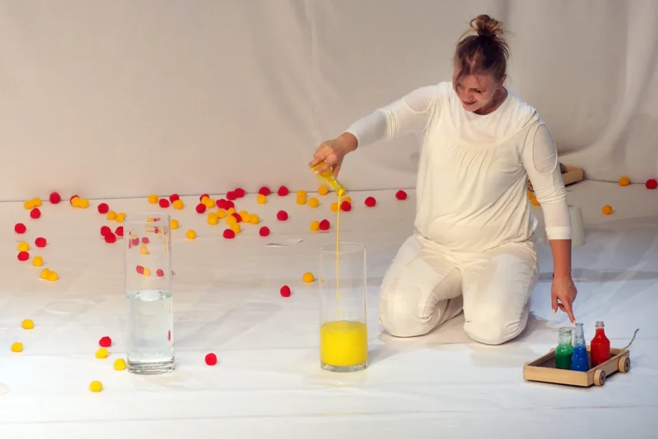 30 10 2016 LUBLIN UL JEZUICKA TEATR STARY â€ž ROZPLATANIE TECZY â€ť TEATR MALEGO WIDZA / WARSZAWA FOT WOJCIECH NIESPIALOWSKI