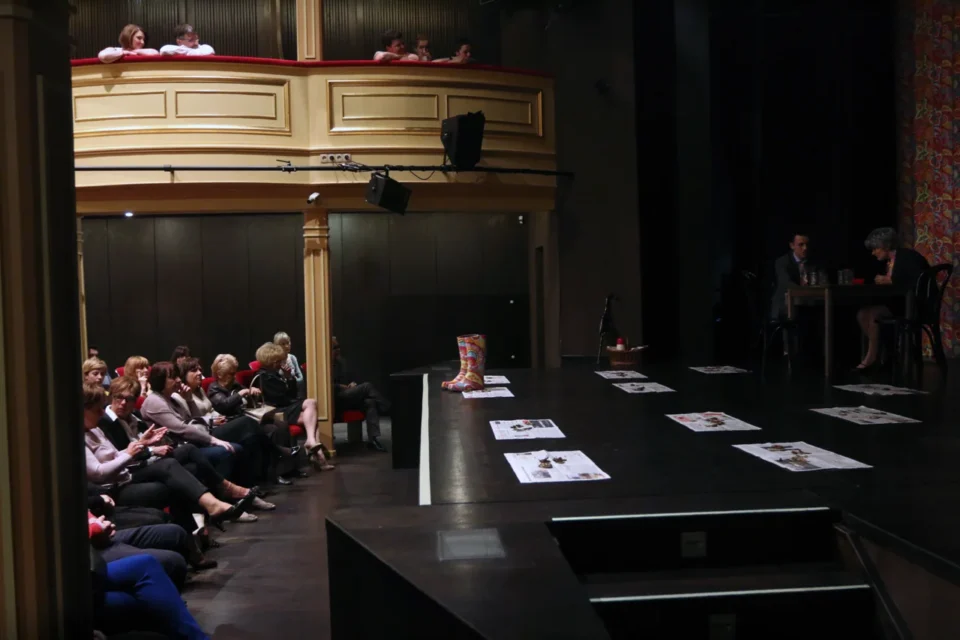 10 05 2014 LUBLIN UL JEZUICKA TEATR STARY PRZEDSTAWIENIE PT SARENKI TEATRU LUDOWEGO W KRAKOWIE FOT WOJCIECH NIESPIALOWSKI / TS