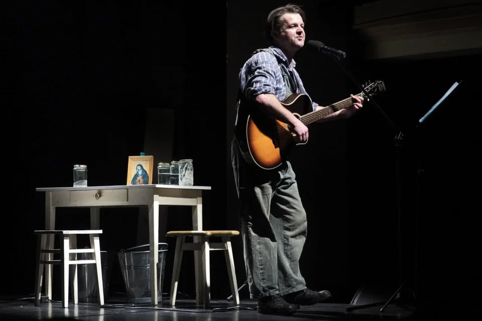 23 01 2016 LUBLIN UL JEZUICKA TEATR STARY „ SASIEDZI " TEATR BARAKAH / KRAKOW FOT WOJCIECH NIESPIALOWSKI / TS