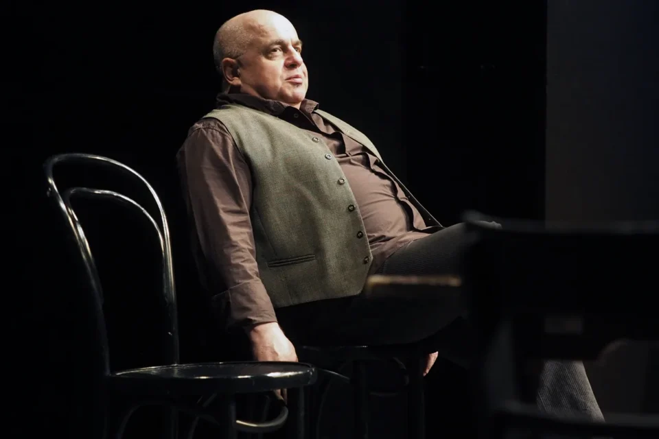 24 03 2017 LUBLIN UL JEZUICKA TEATR STARY SCENARIUSZ DLA 3 AKTOROW BOGUSLAWA SCHAEFFERA WG MIKOLAJA GRABOWSKIEGO TEATR KOREZ / KATOWICE FOT WOJCIECH NIESPIALOWSKI