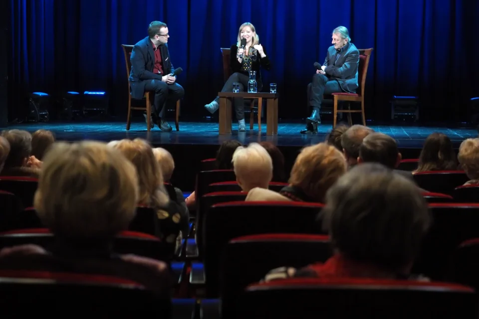 09 04 2015 LUBLIN UL JEZUICKA TEATR STARY TEATR TELEWIZJI " SEDZIOWIE " ROZMOWA PO SPEKTAKLU PROWADZENIE: WOJCIECH MAJCHEREK GOSCIE: STANISLAW RADWAN I DOROTA SEGDA FOT WOJCIECH NIESPIALOWSKI / TS