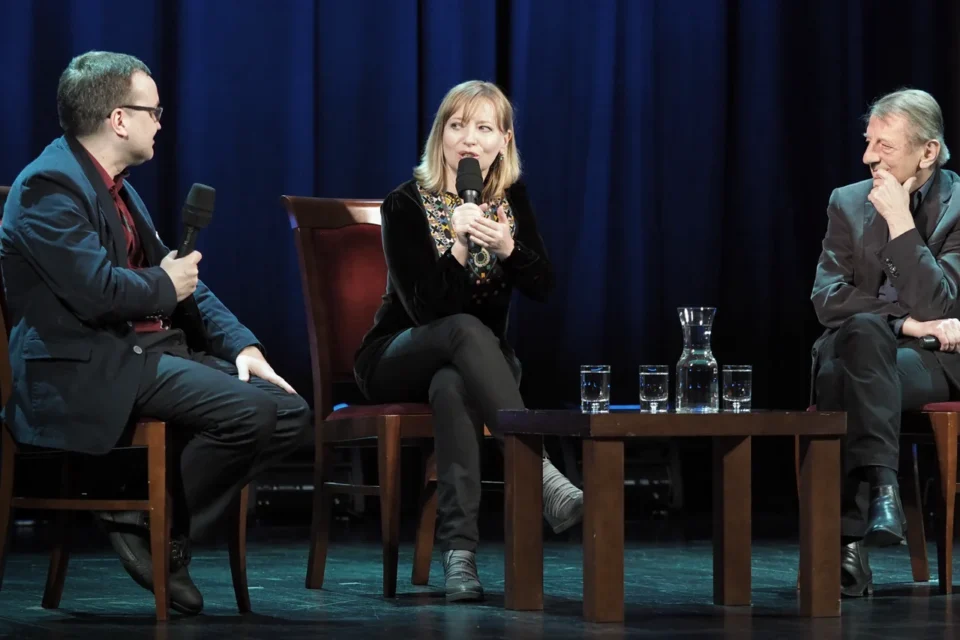 09 04 2015 LUBLIN UL JEZUICKA TEATR STARY TEATR TELEWIZJI " SEDZIOWIE " ROZMOWA PO SPEKTAKLU PROWADZENIE: WOJCIECH MAJCHEREK GOSCIE: STANISLAW RADWAN I DOROTA SEGDA FOT WOJCIECH NIESPIALOWSKI / TS