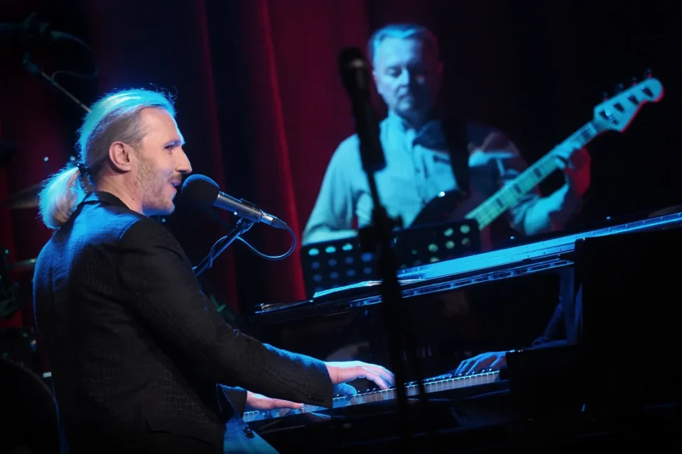 07 12 2016 LUBLIN UL JEZUICKA TEATR STARY KONCERT JUBILEUSZOWY -  PIOTR SELIM " I WSZYSTKO NAM GRA " FOT WOJCIECH NIESPIALOWSKI