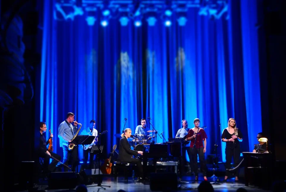 07 12 2016 LUBLIN UL JEZUICKA TEATR STARY KONCERT JUBILEUSZOWY -  PIOTR SELIM " I WSZYSTKO NAM GRA " FOT WOJCIECH NIESPIALOWSKI