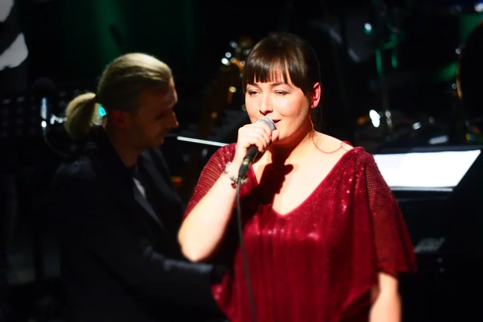 07 12 2016 LUBLIN UL JEZUICKA TEATR STARY KONCERT JUBILEUSZOWY -  PIOTR SELIM " I WSZYSTKO NAM GRA " FOT WOJCIECH NIESPIALOWSKI