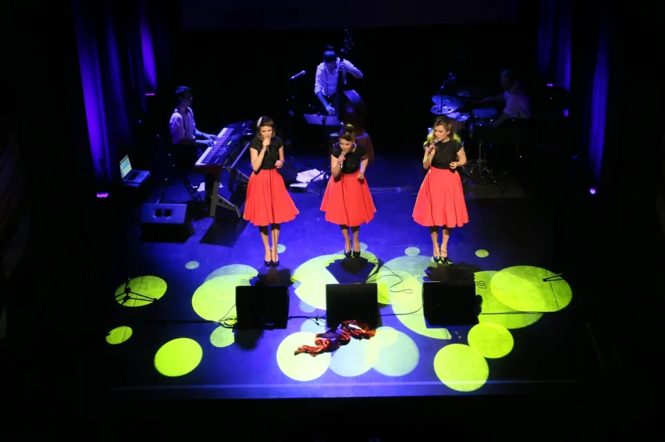 31 12 2013 LUBLIN UL JEZUICKA TEATR STARY KONCERT SYLWESTROWY SINGING BIRDS FOT WOJCIECH NIESPIALOWSKI / TS