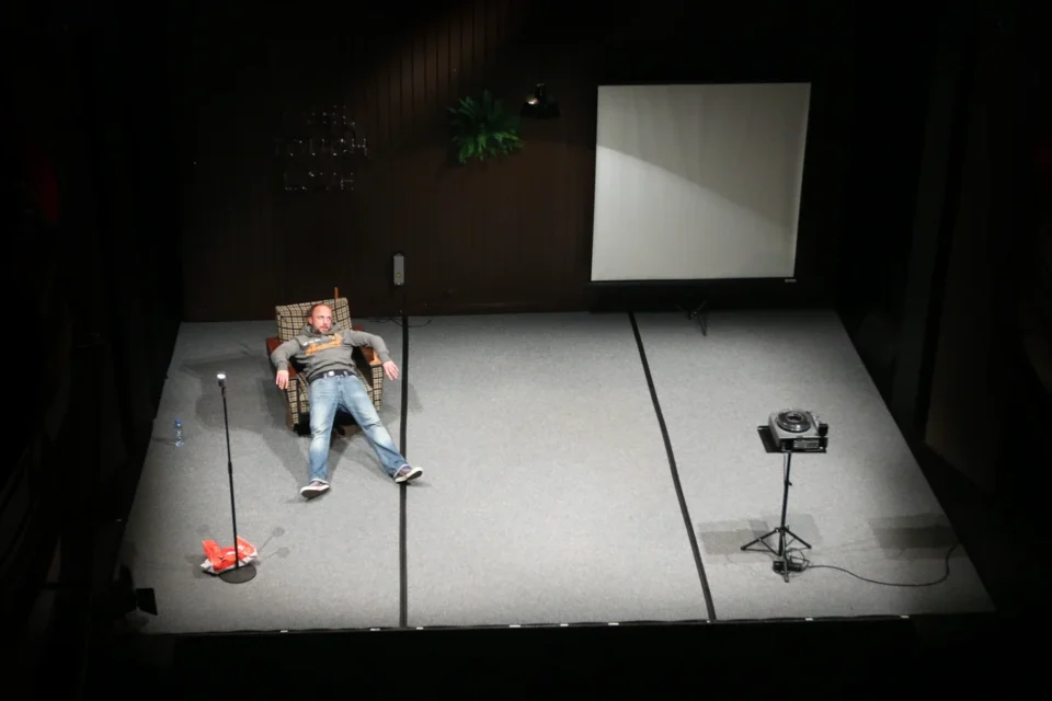 27 09 2014 LUBLIN UL JEZUICKA TEATR STARY " JEDNOCZESNIE "- TEATR STUDIO FOT WOJCIECH NIESPIALOWSKI / TS