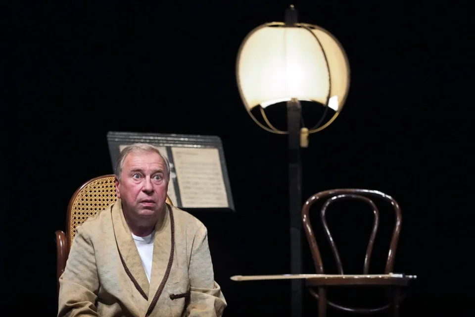 14 05 2015 LUBLIN UL JEZUICKA TEATR STARY JERZY STUHR - KONTRABASISTA FOT WOJCIECH NIESPIALOWSKI / TS