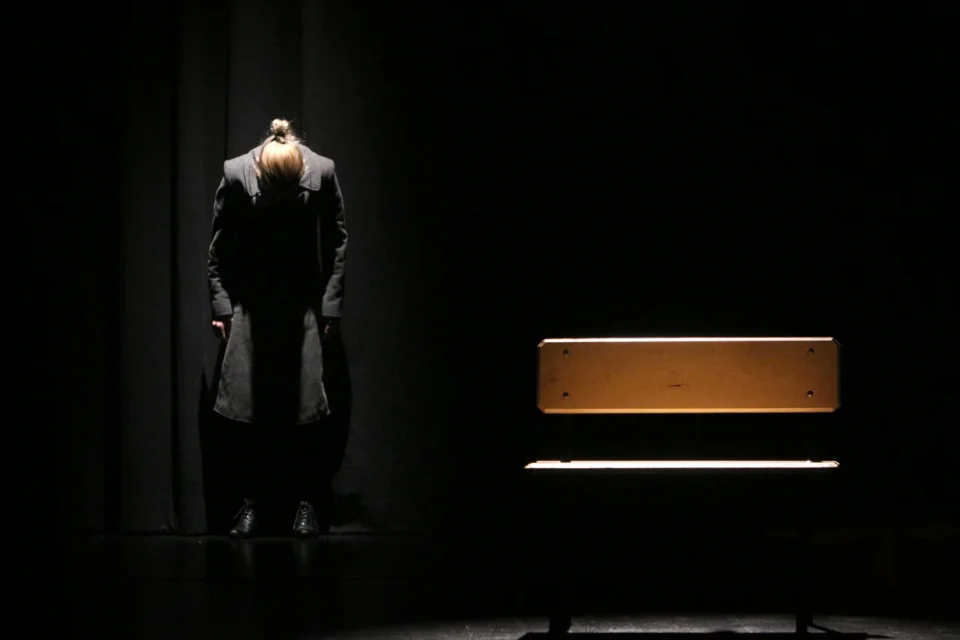 15 02 2013 UL JEZUICKA LUBLIN TEATR STARY TEATR KONSEKWENTNY Z WARSZAWY - I BEDA SWIETA FOT DOROTA AWIORKO - KLIMEK