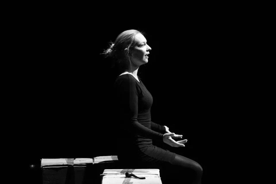 15 02 2013 UL JEZUICKA LUBLIN TEATR STARY TEATR KONSEKWENTNY Z WARSZAWY - I BEDA SWIETA FOT DOROTA AWIORKO - KLIMEK