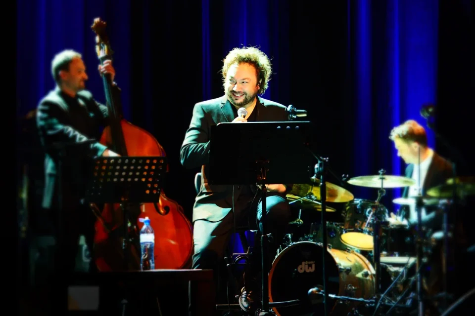 09 12 2015 UL JEZUICKA LUBLIN TEATR STARY KONCERT MIECZYSLAW SZCZESNIAK I KRZYSZTOF HERDZIN TRIO " SONGS FROM YESTERDAY " FOT WOJCIECH NIESPIALOWSKI / TS *** Local Caption *** TS