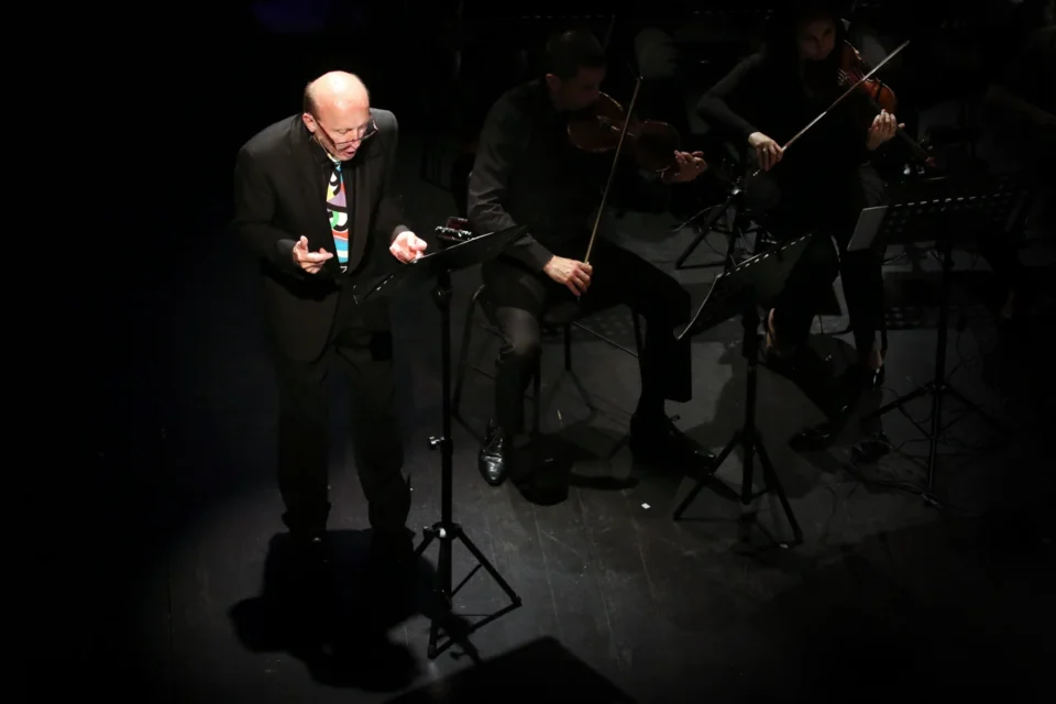 28 09 2014 LUBLIN UL JEZUICKA TEATR STARY PRZEDSTAWIENIE MUZYCZNE SZKLANA GORA Z UDZIALEM ARTURA BARCISIA FOT WOJCIECH NIESPIALOWSKI / TS