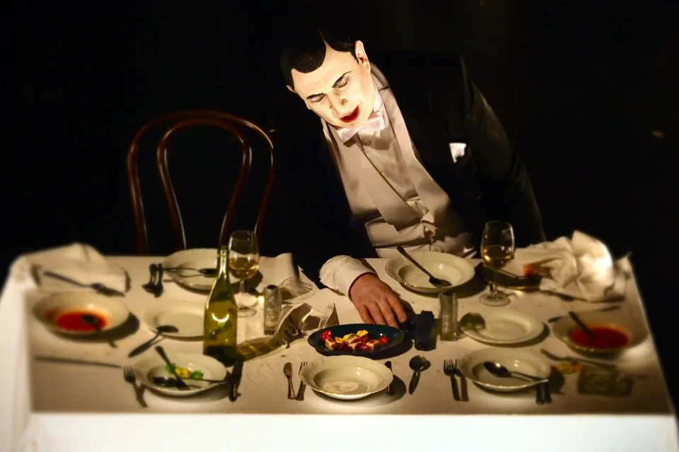 24 10 2015 LUBLIN UL JEZUICKA TEATR STARY SZKOLA ZON - TEATR POWSZECHNY Z LODZI FOT WOJCIECH NIESPIALOWSKI / TS