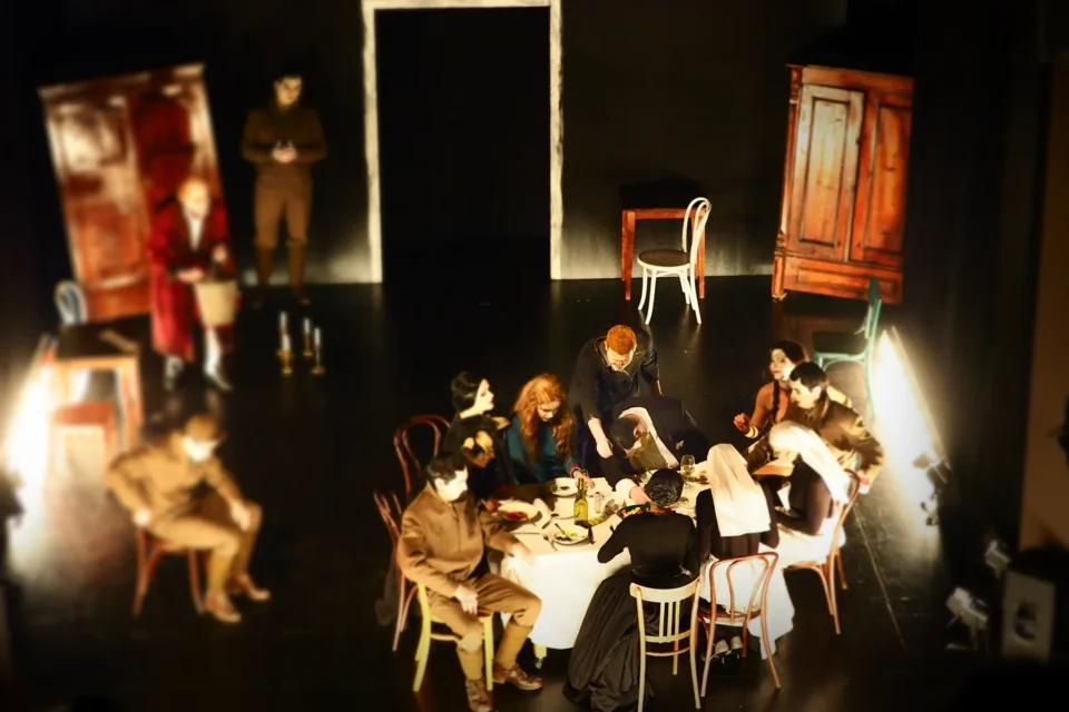 24 10 2015 LUBLIN UL JEZUICKA TEATR STARY SZKOLA ZON - TEATR POWSZECHNY Z LODZI FOT WOJCIECH NIESPIALOWSKI / TS