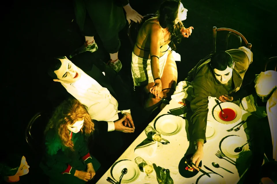 24 10 2015 LUBLIN UL JEZUICKA TEATR STARY SZKOLA ZON - TEATR POWSZECHNY Z LODZI FOT WOJCIECH NIESPIALOWSKI / TS