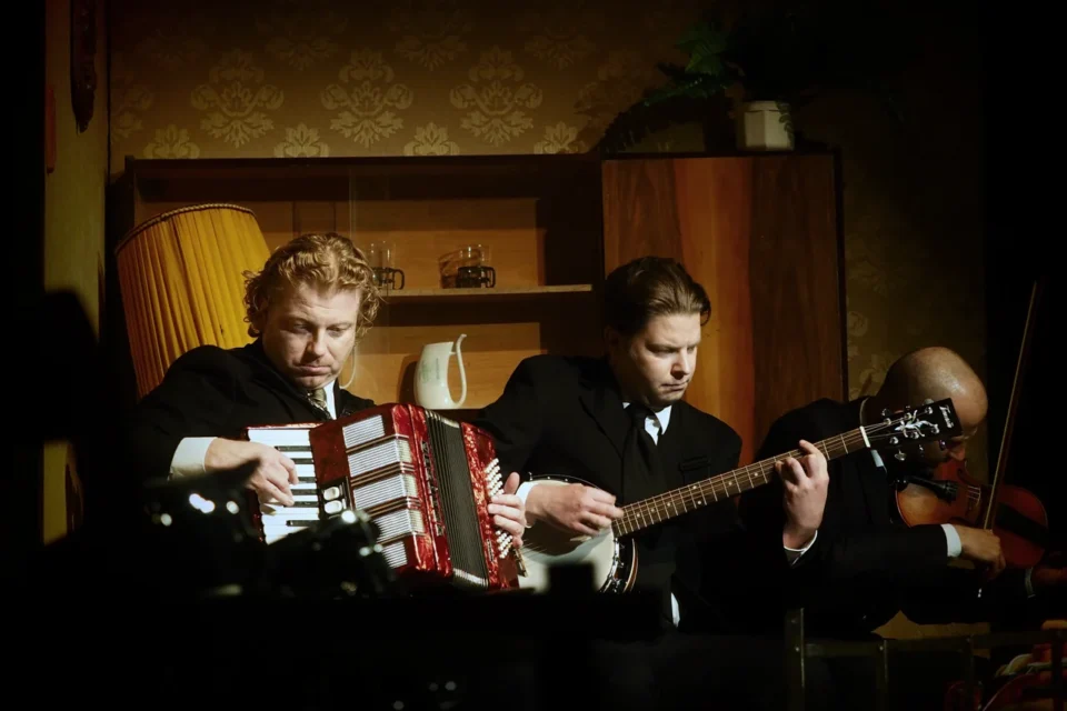 12 01 2016 LUBLIN UL JEZUICKA TEATR STARY " TATO ”  TEATR BAGATELA IM  TADEUSZA „ BOYA ”- ZELENSKIEGO FOT WOJCIECH NIESPIALOWSKI