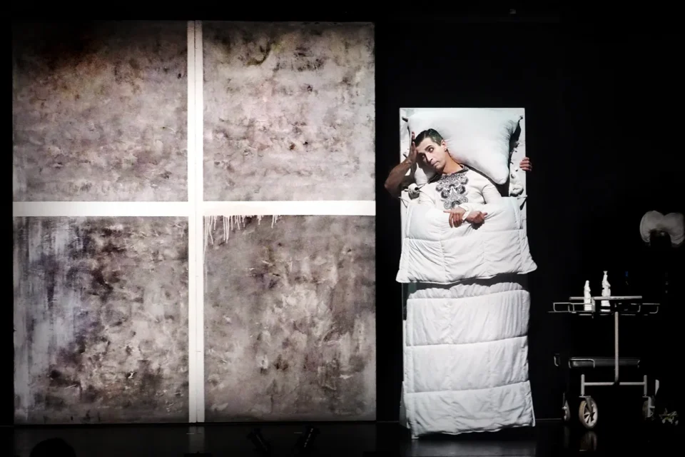 30 10 2015 UL JEZUICKA LUBLIN TEATR STARY SPEKTAKL DRAKULA TEATR POLSKI Z POZNANIA FOT DOROTA AWIORKO