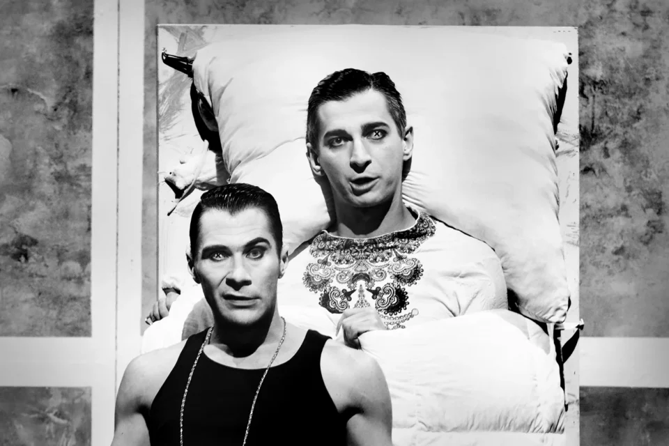 30 10 2015 UL JEZUICKA LUBLIN TEATR STARY SPEKTAKL DRAKULA TEATR POLSKI Z POZNANIA FOT DOROTA AWIORKO