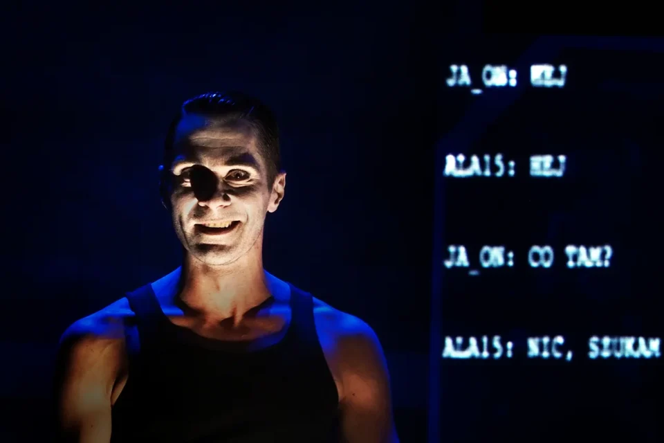 30 10 2015 UL JEZUICKA LUBLIN TEATR STARY SPEKTAKL DRAKULA TEATR POLSKI Z POZNANIA FOT DOROTA AWIORKO