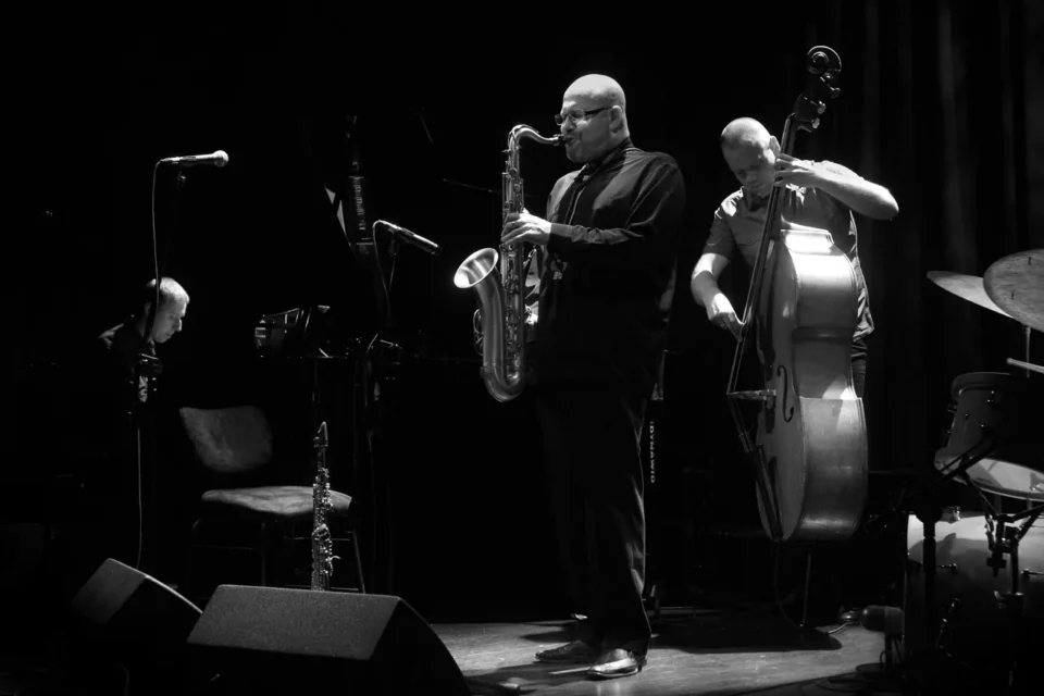 08 05 2013 LUBLIN UL JEZUICKA TEATR STARY KONCERT ZESPOLU PIOTR BARON QUARTET W SKLADZIE : PIOTR BARON - SAKSOFONY