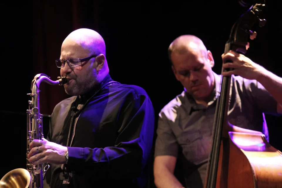 08 05 2013 LUBLIN UL JEZUICKA TEATR STARY KONCERT ZESPOLU PIOTR BARON QUARTET W SKLADZIE : PIOTR BARON - SAKSOFONY