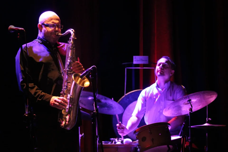 08 05 2013 LUBLIN UL JEZUICKA TEATR STARY KONCERT ZESPOLU PIOTR BARON QUARTET W SKLADZIE : PIOTR BARON - SAKSOFONY