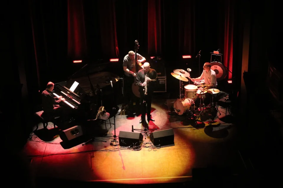 08 05 2013 LUBLIN UL JEZUICKA TEATR STARY KONCERT ZESPOLU PIOTR BARON QUARTET W SKLADZIE : PIOTR BARON - SAKSOFONY