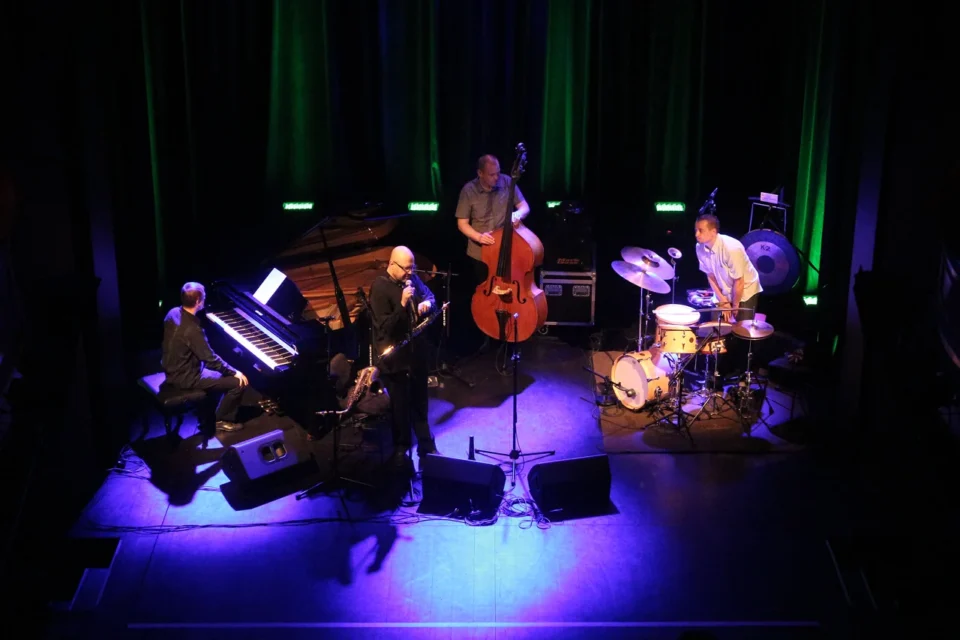 08 05 2013 LUBLIN UL JEZUICKA TEATR STARY KONCERT ZESPOLU PIOTR BARON QUARTET W SKLADZIE : PIOTR BARON - SAKSOFONY