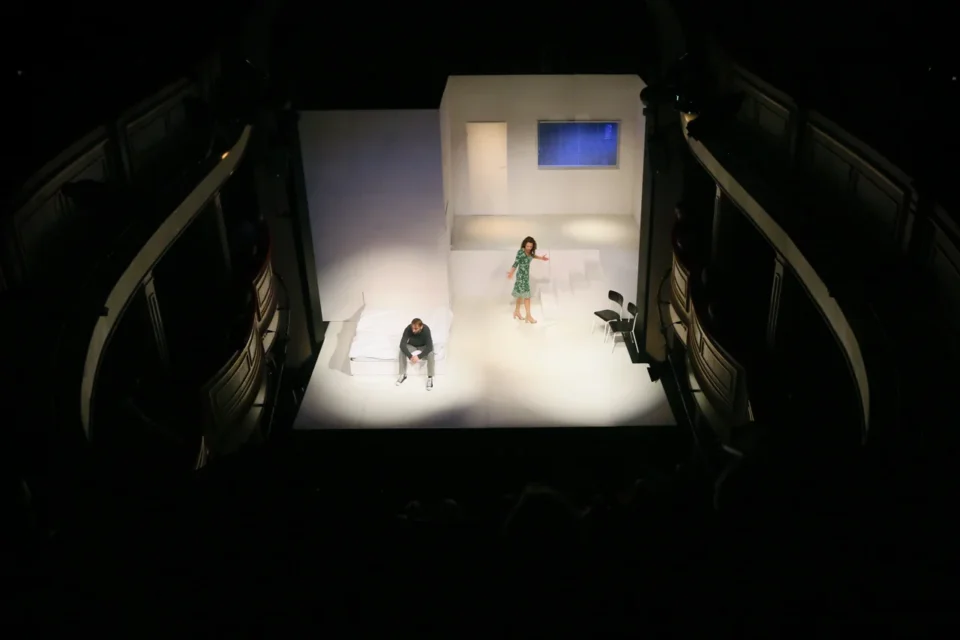 18 01 2014 LUBLIN UL JEZUICKA TEATR STARY N/Z TEATR BAGATELA " UKLAD " FOT WOJCIECH NIESPIALOWSKI