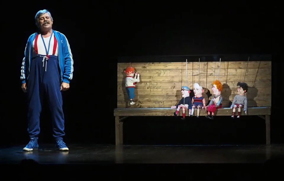 04 12 2016 LUBLIN UL JEZUICKA TEATR STARY WAKACJE MIKOLAJKA - TEATR LALKA / WARSZAWA FOT WOJCIECH NIESPIALOWSKI