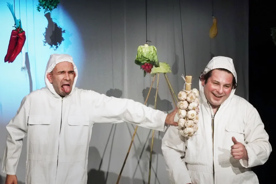 17 01 2016  TEATR STARY WARZYWA SA Z KOSMOSU TEATR MALEGO WIDZA FOT DOROTA AWIORKO