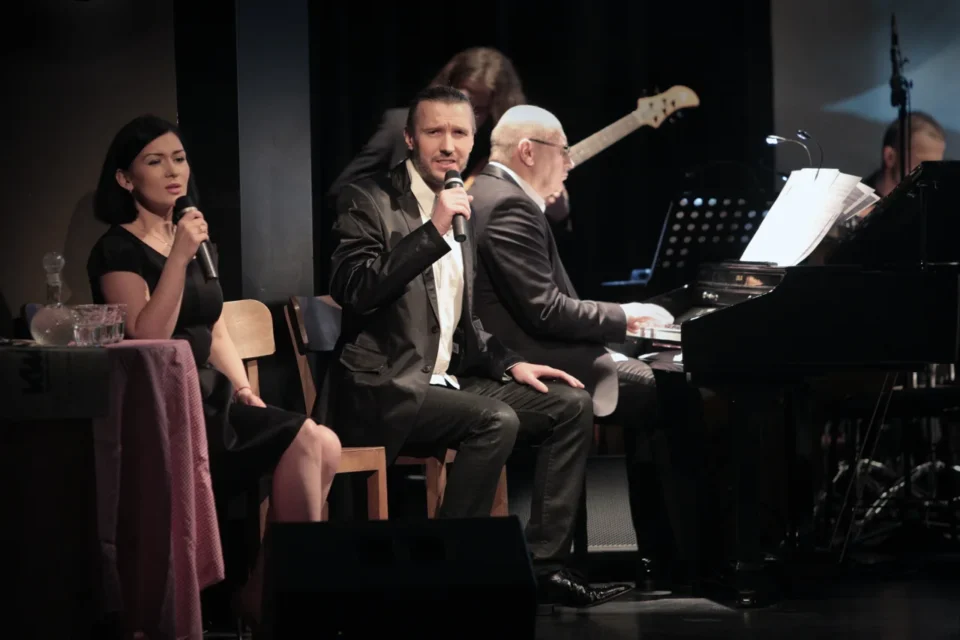 16 01 2015 LUBLIN UL JEZUICKA TEATR STARY PRZEDSTAWIENIE WIECZOREM FOT WOJCIECH NIESPIALOWSKI / TS