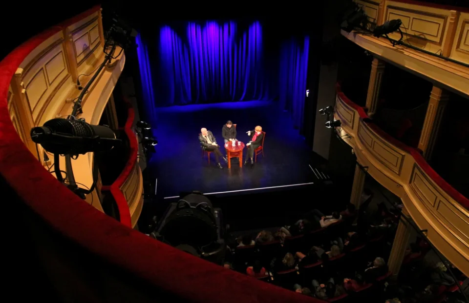 08 10 2012 LUBLIN TEATR STARY KINA W TEATRZE PRZEDSTAWIA FILM WYMYK PO FILMIE ROZMOWA Z ROBERTEM WIECKIEWICZEM JANUSZEM MARGANSKIM FOT DOROTA AWIORKO - KLIMEK