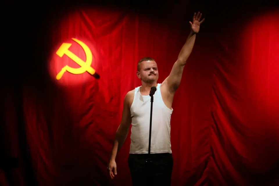 11 10 2014 LUBLIN UL JEZUICKA TEATR STARY  WYSOCKI -POWROT DO ZSRR - TEATR NOWY W KRAKOWIE FOT WOJCIECH NIESPIALOWSKI / TS