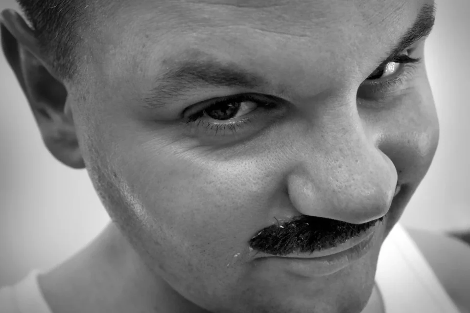 11 10 2014 LUBLIN UL JEZUICKA TEATR STARY  WYSOCKI -POWROT DO ZSRR - TEATR NOWY W KRAKOWIE FOT WOJCIECH NIESPIALOWSKI / TS