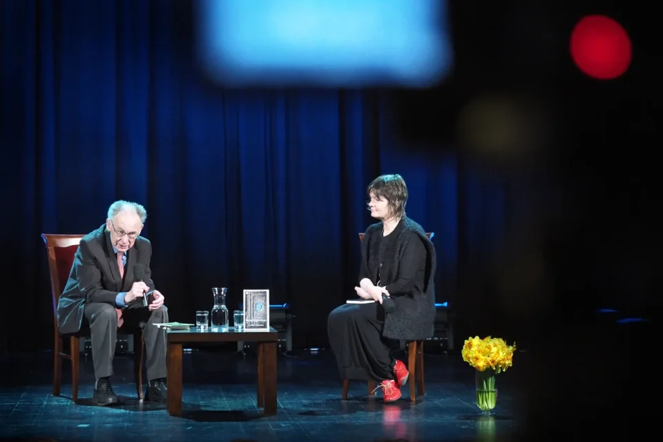 19 04 2016 LUBLIN UL JEZUICKA TEATR STARYBITWA OLITERATURE PROWADZENIE GRAZYNA LUTOSLAWSKA GOSC PROFESOR MICHAL GLOWINSKI FOT WOJCIECH NIESPIALOWSKI