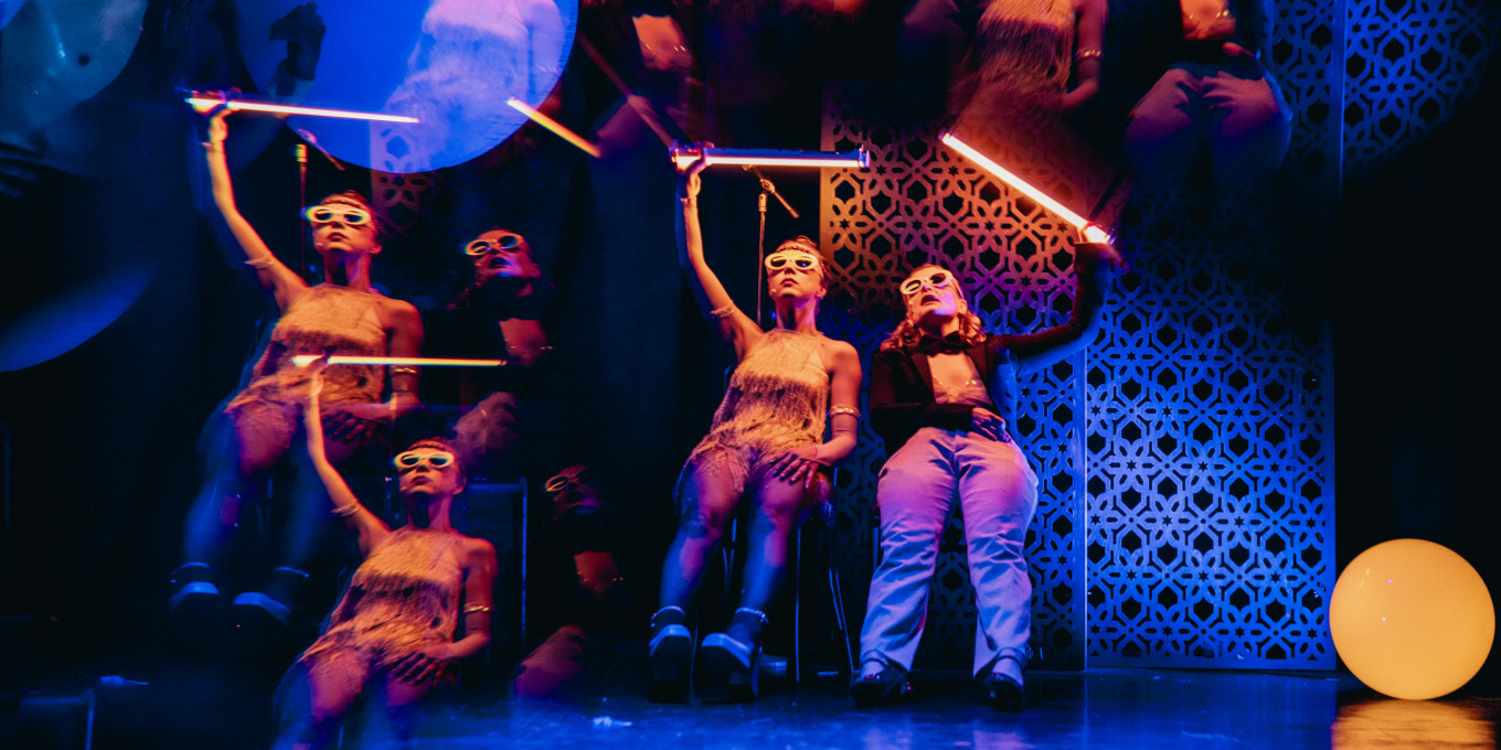 „OFF-KABARET PRZEDSTAWIA: Sally, Adolf i&nbsp;cała reszta” Teatr PAPAHEMA